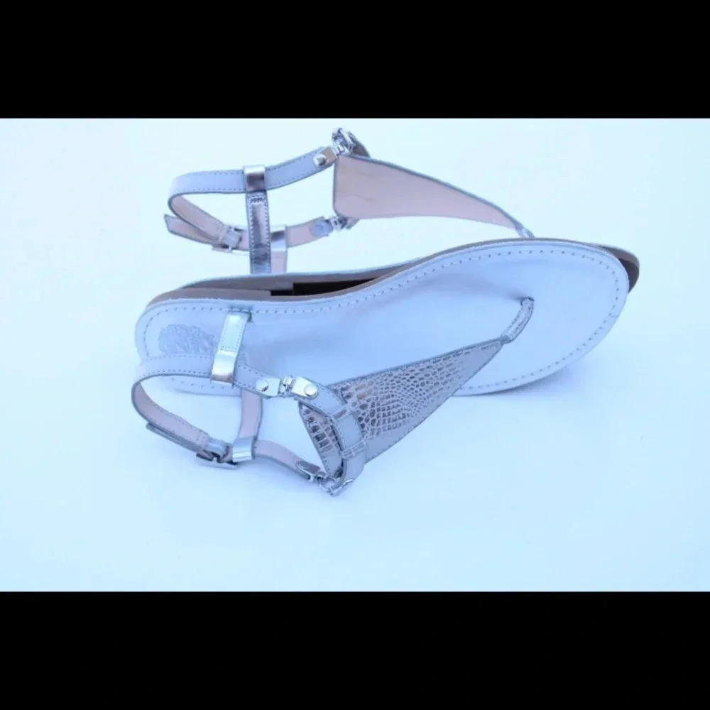 NWOT Vince Camuto Itelli sandals